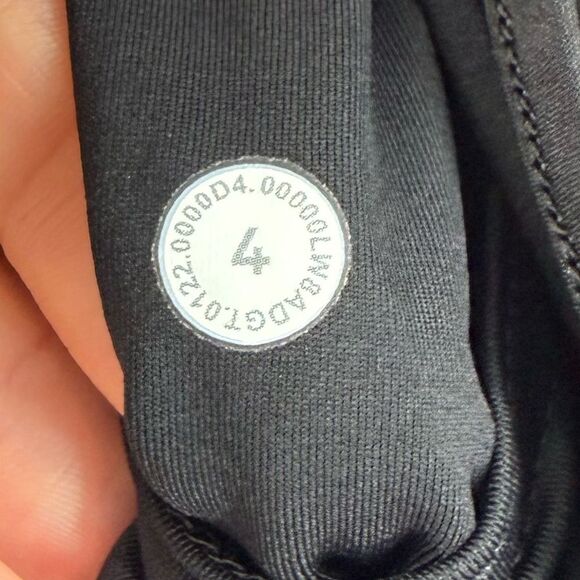 Lululemon Hotty Hot High-Rise Skirt Black | Size 4 - Picture 8 of 8